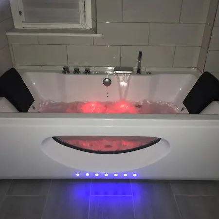 Apartman L'instant T 4* Balneo, Sauna Et Parking Prive